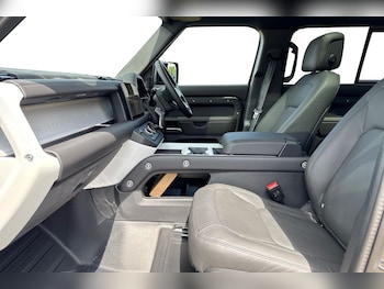 Used Land Rover Defender 110 2025 for sale - 75525074: Photo