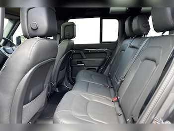 Used Land Rover Defender 110 2025 for sale - 75525074: Photo