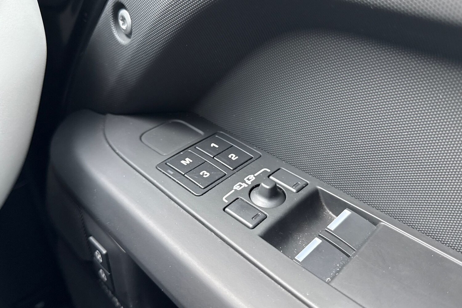 Used Land Rover Defender 90 2024 for sale - 77620564: Photo 26