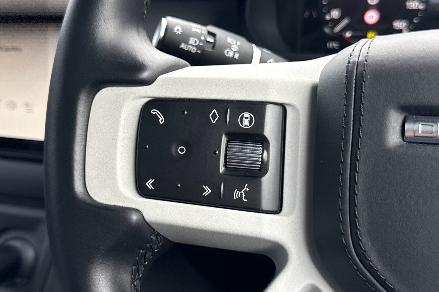 Used Land Rover Defender 90 2024 for sale - 77620564: Photo 35