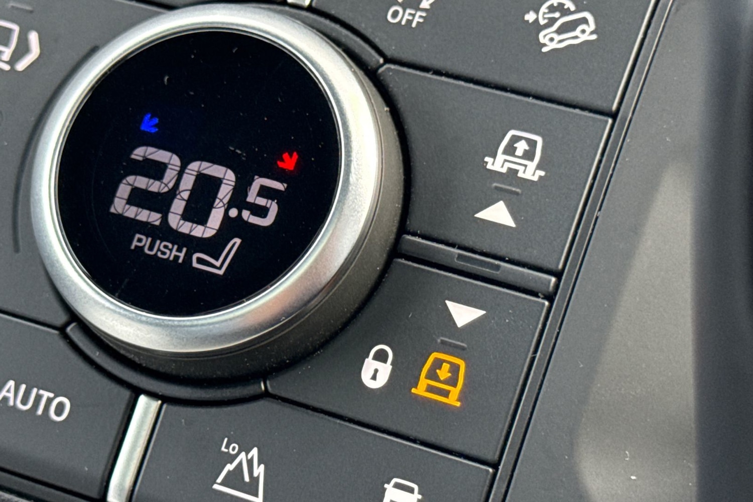 Used Land Rover Defender 90 2024 for sale - 77620564: Photo 41