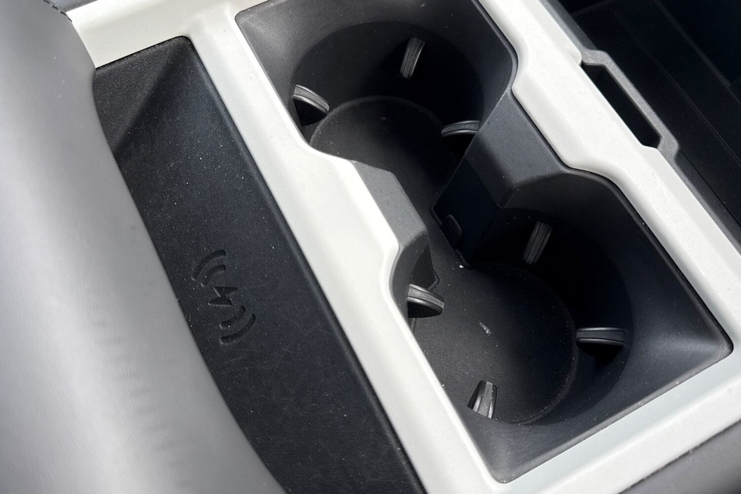 Used Land Rover Defender 90 2024 for sale - 77620564: Photo 45