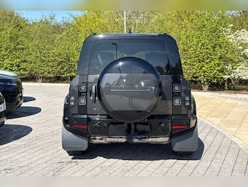 Used Land Rover Defender 110 2026 for sale - 78359699: Photo