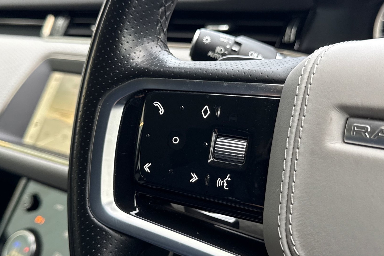 Used Land Rover Range Rover Evoque 2023 for sale - 76805346: Photo 31