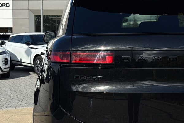 Used Land Rover Range Rover Sport 2024 for sale - 76065340: Photo 27