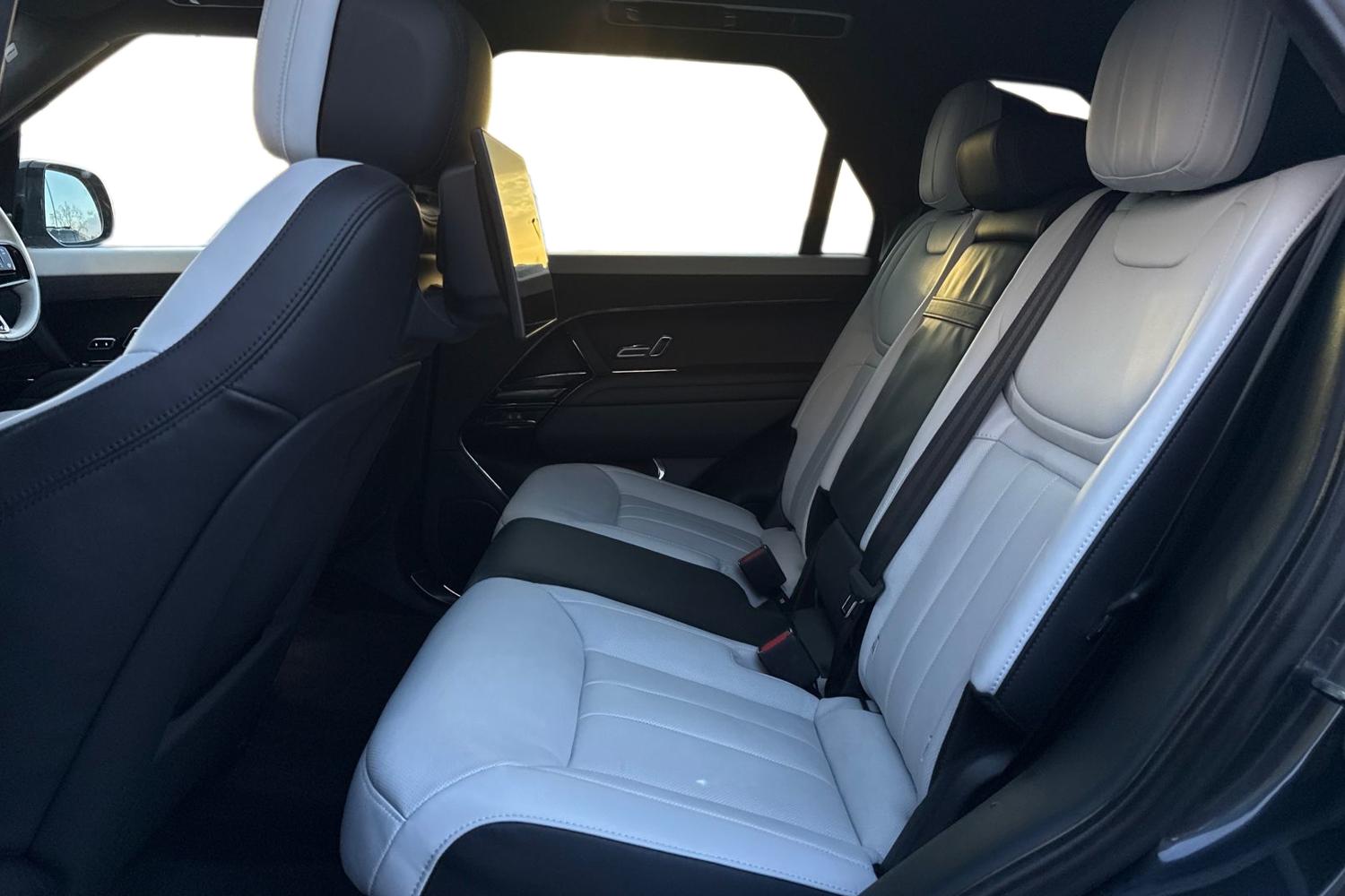 Used Land Rover Range Rover Sport 2024 for sale - 77135372: Photo 4