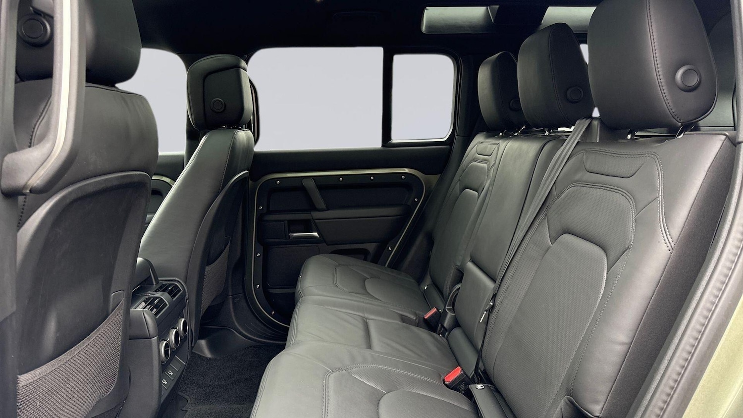 Used Land Rover Defender 110 2025 for sale - 78154974: Photo 4