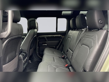 Used Land Rover Defender 110 2025 for sale - 78154974: Photo