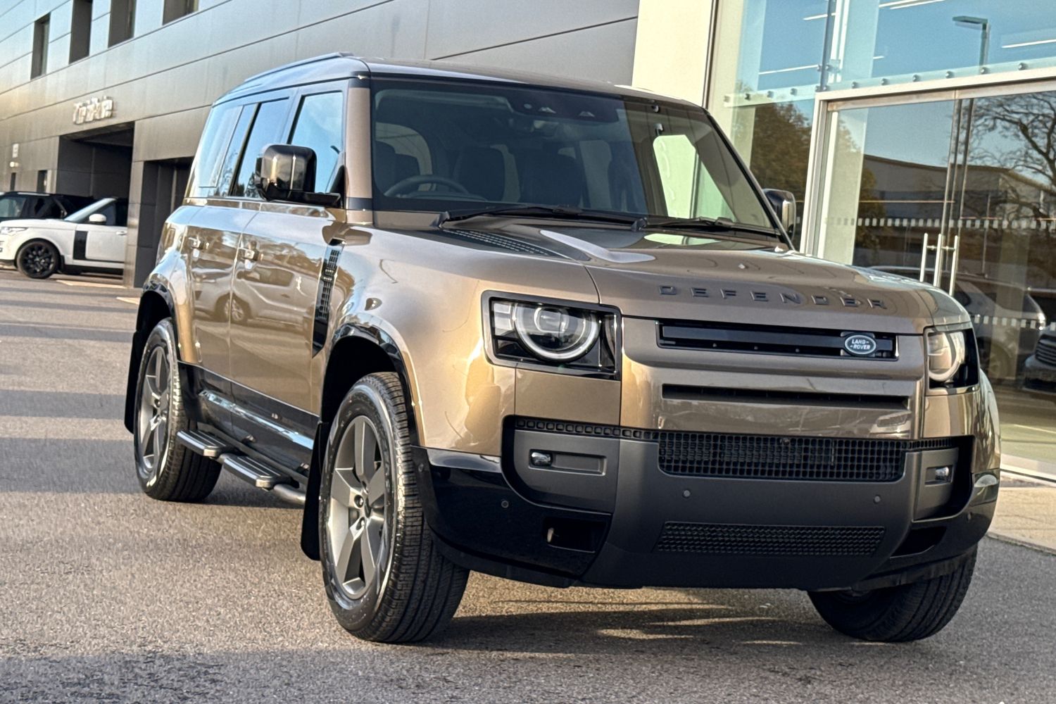 Used Land Rover Defender 110 2025 for sale - 76558167: Photo 1
