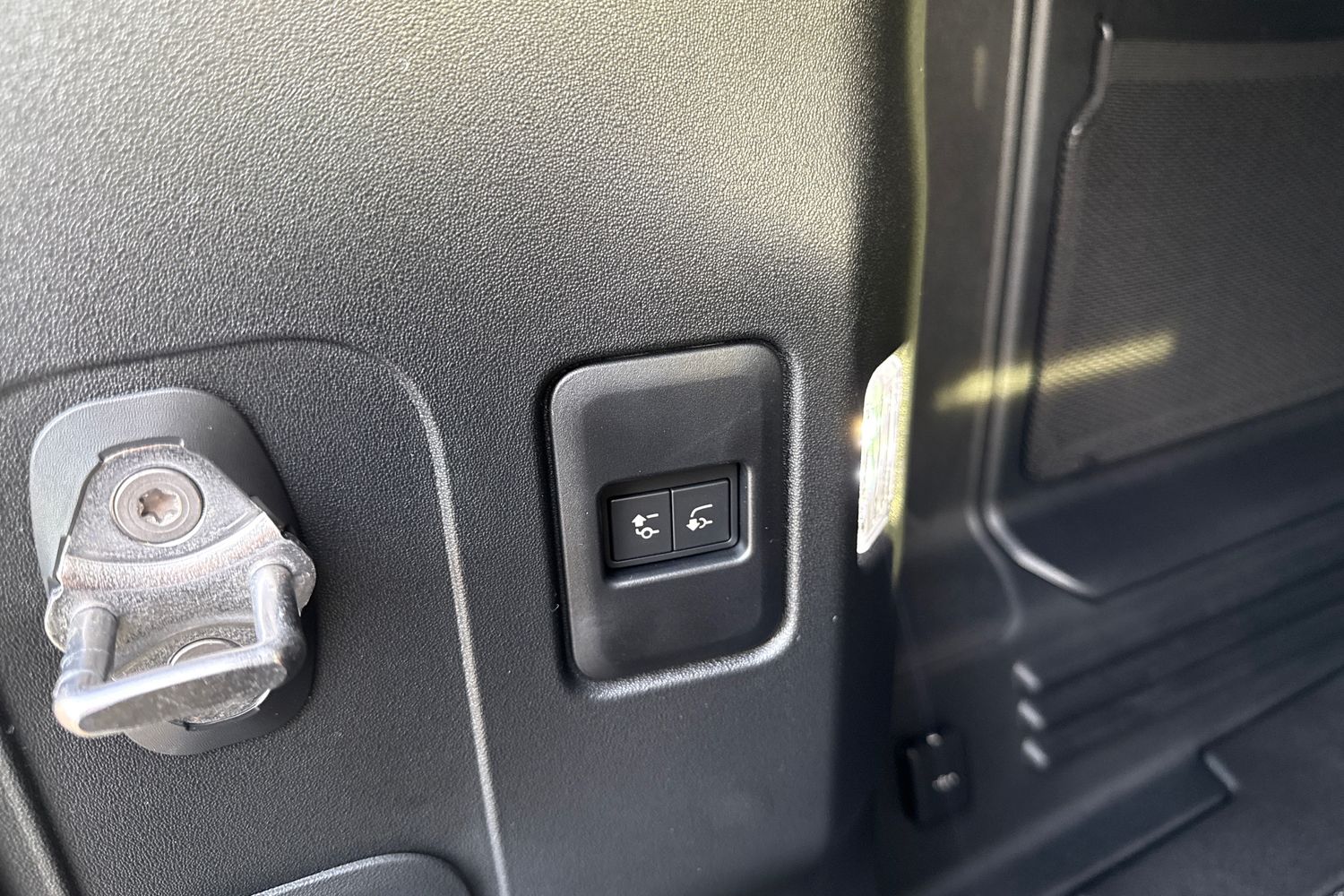 Used Land Rover Defender 110 2025 for sale - 76558167: Photo 24