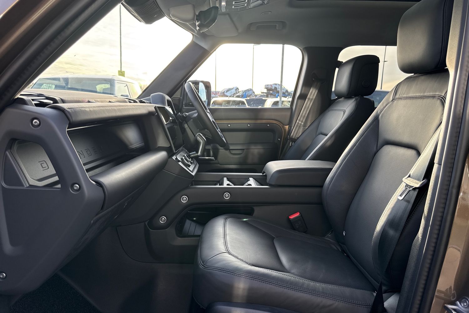 Used Land Rover Defender 110 2025 for sale - 76558167: Photo 3