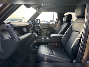 Used Land Rover Defender 110 2025 for sale - 76558167: Photo