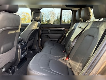 Used Land Rover Defender 110 2025 for sale - 76558167: Photo