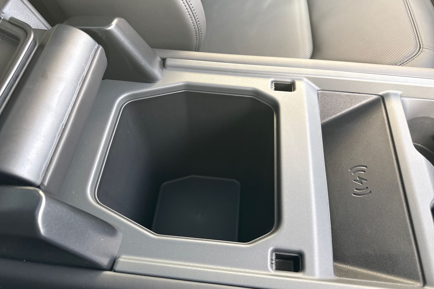 Used Land Rover Defender 110 2025 for sale - 76558167: Photo 50