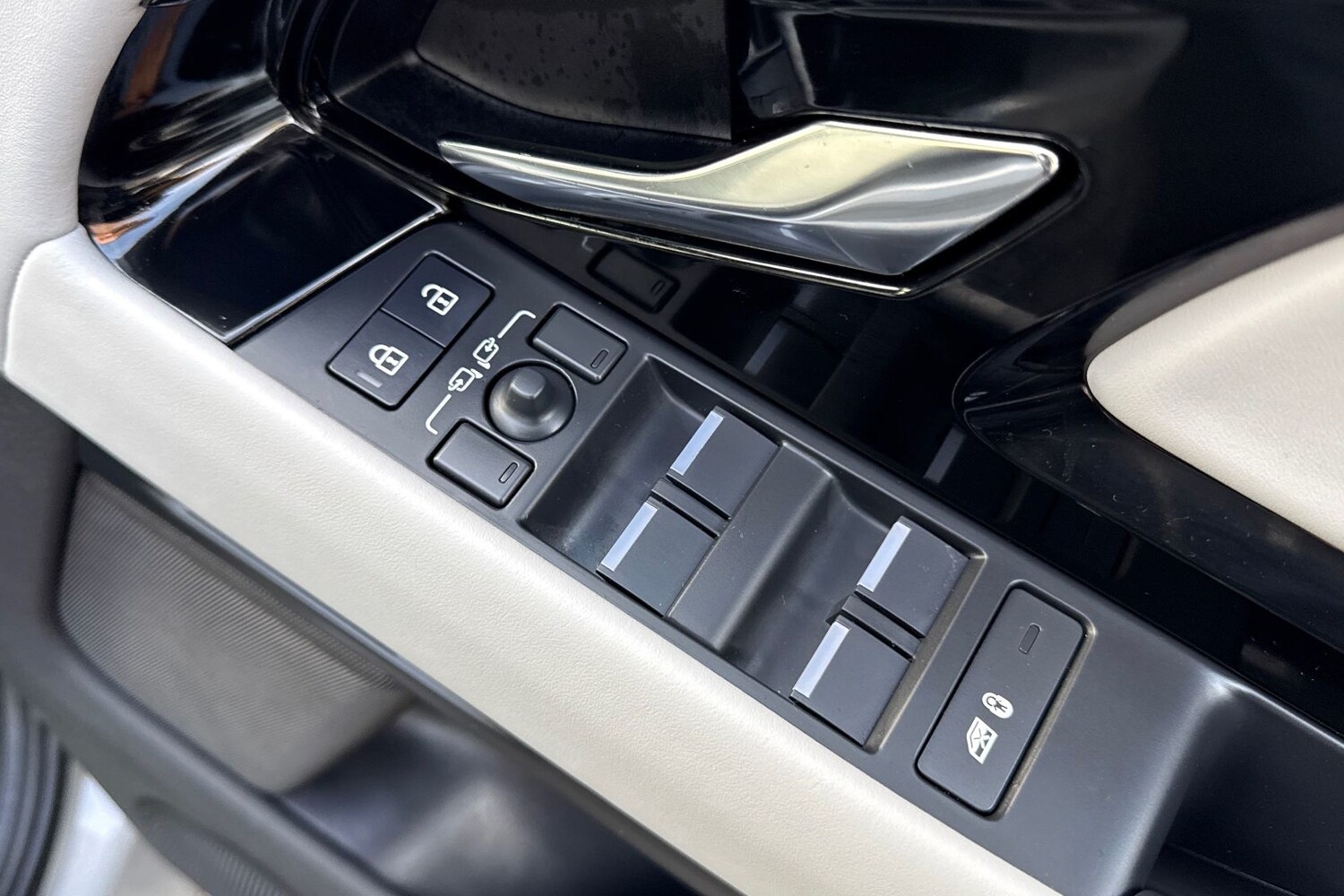 Used Land Rover Range Rover Evoque 2025 for sale - 76836292: Photo 26