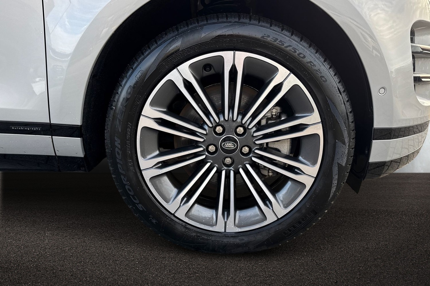 Used Land Rover Range Rover Evoque 2025 for sale - 76836292: Photo 9