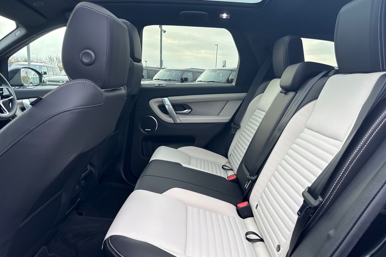 Used Land Rover Discovery Sport 2025 for sale - 76330789: Photo 4