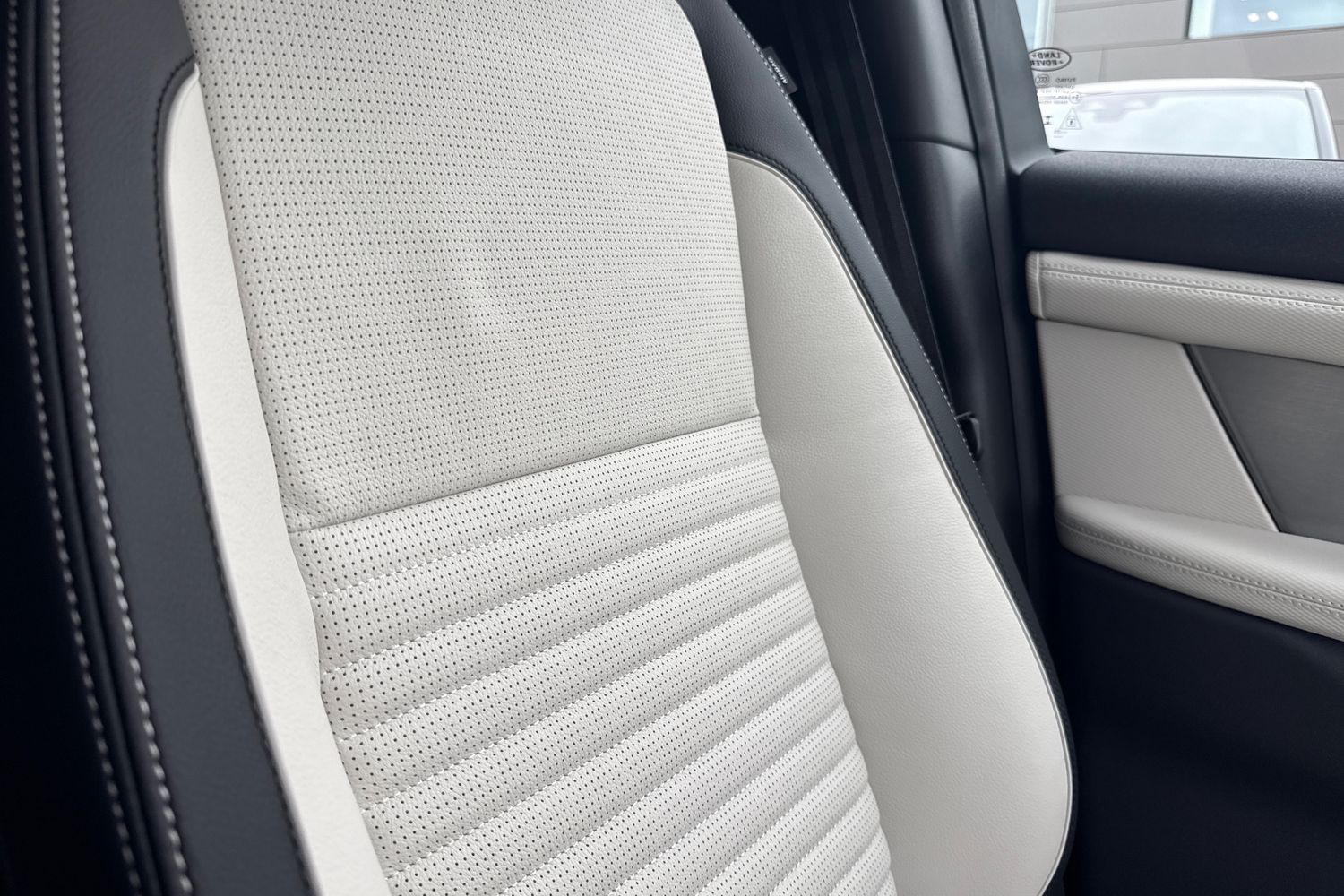 Used Land Rover Discovery Sport 2025 for sale - 76330789: Photo 51