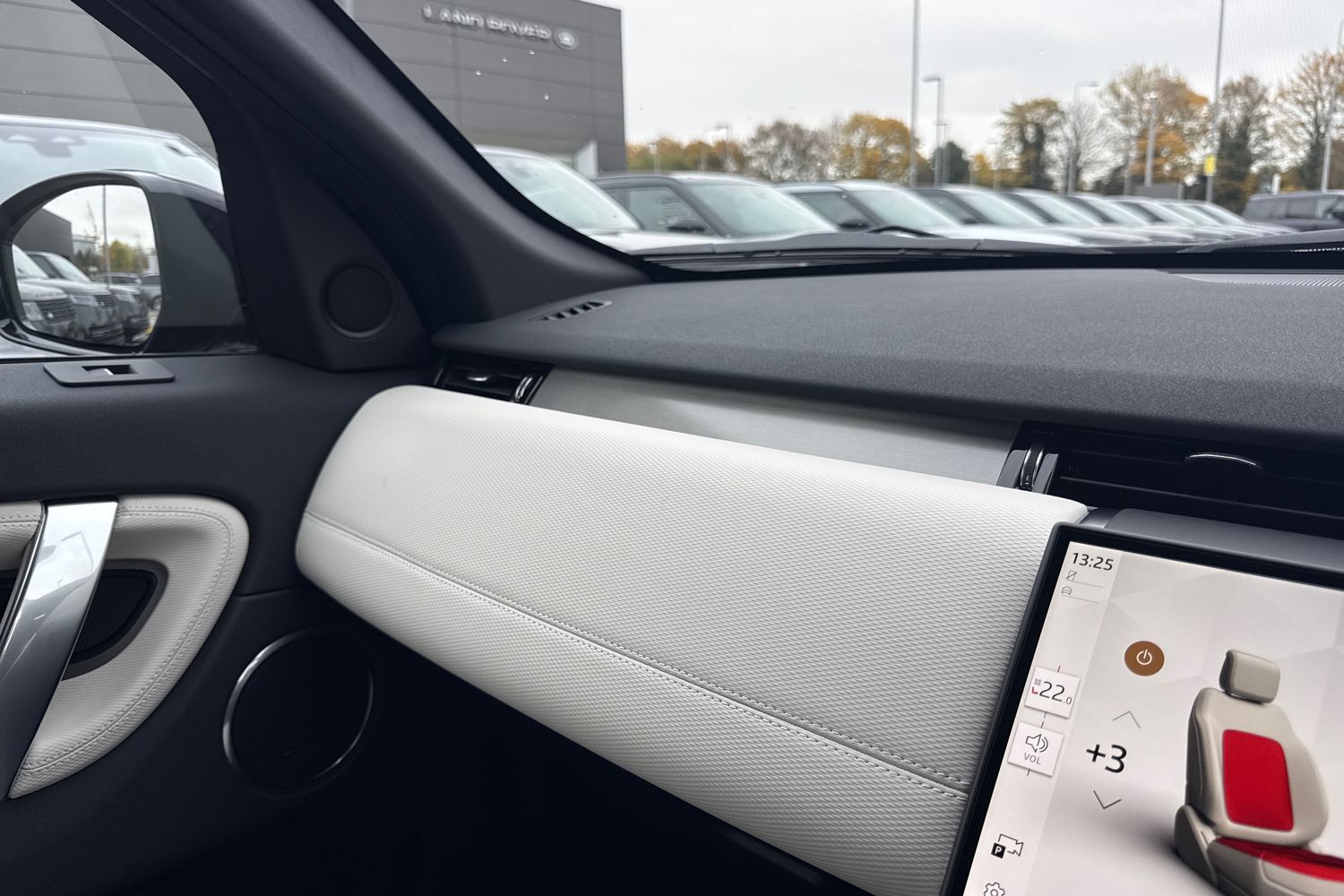 Used Land Rover Discovery Sport 2025 for sale - 76330789: Photo 52