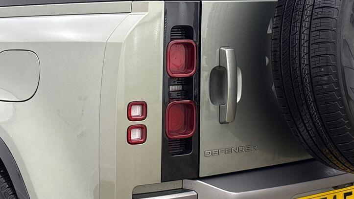 Used Land Rover Defender 2024 for sale - 77451094: Photo 18