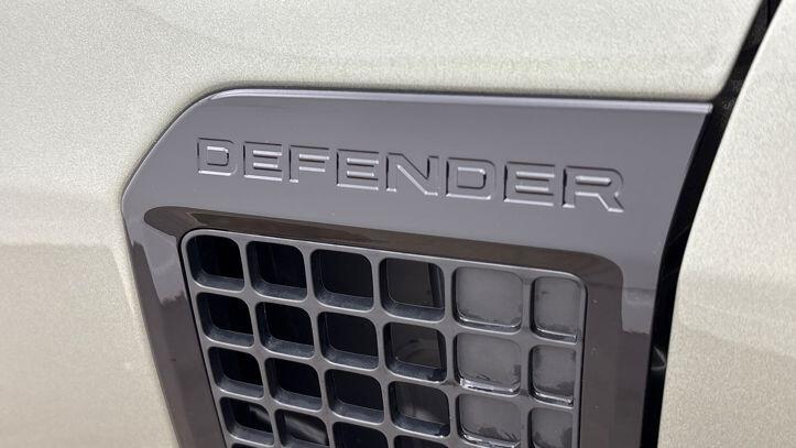 Used Land Rover Defender 2024 for sale - 77451094: Photo 19