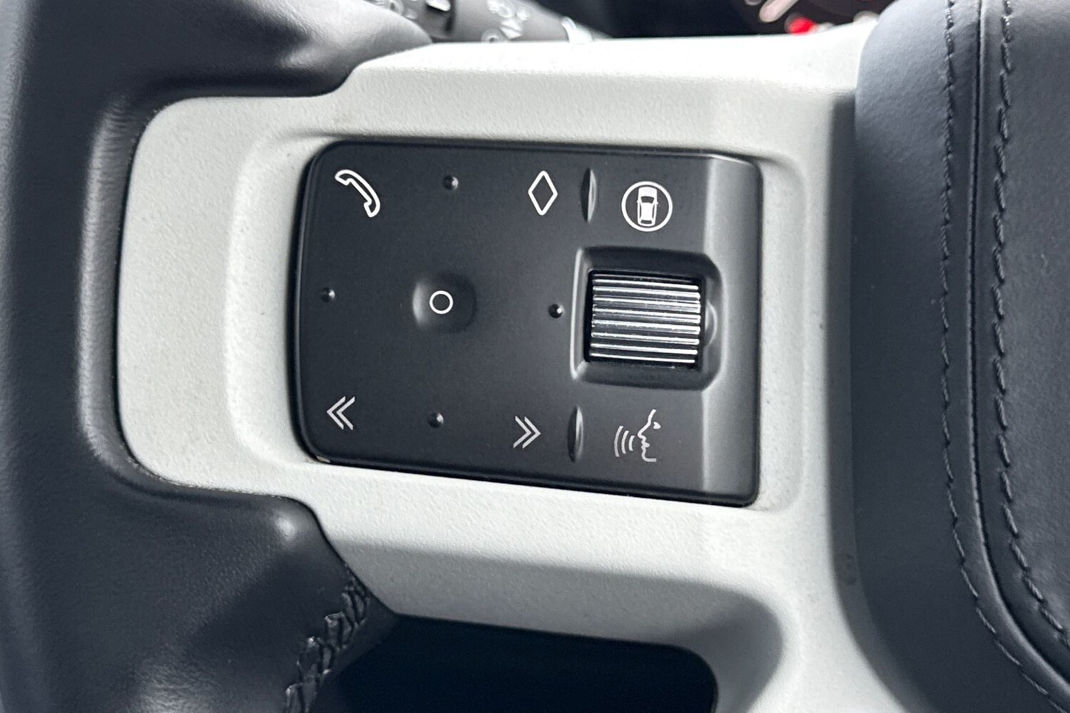 Used Land Rover Defender 110 2024 for sale - 77451094: Photo 34