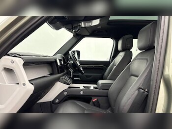 Used Land Rover Defender 2024 for sale - 77451094: Photo
