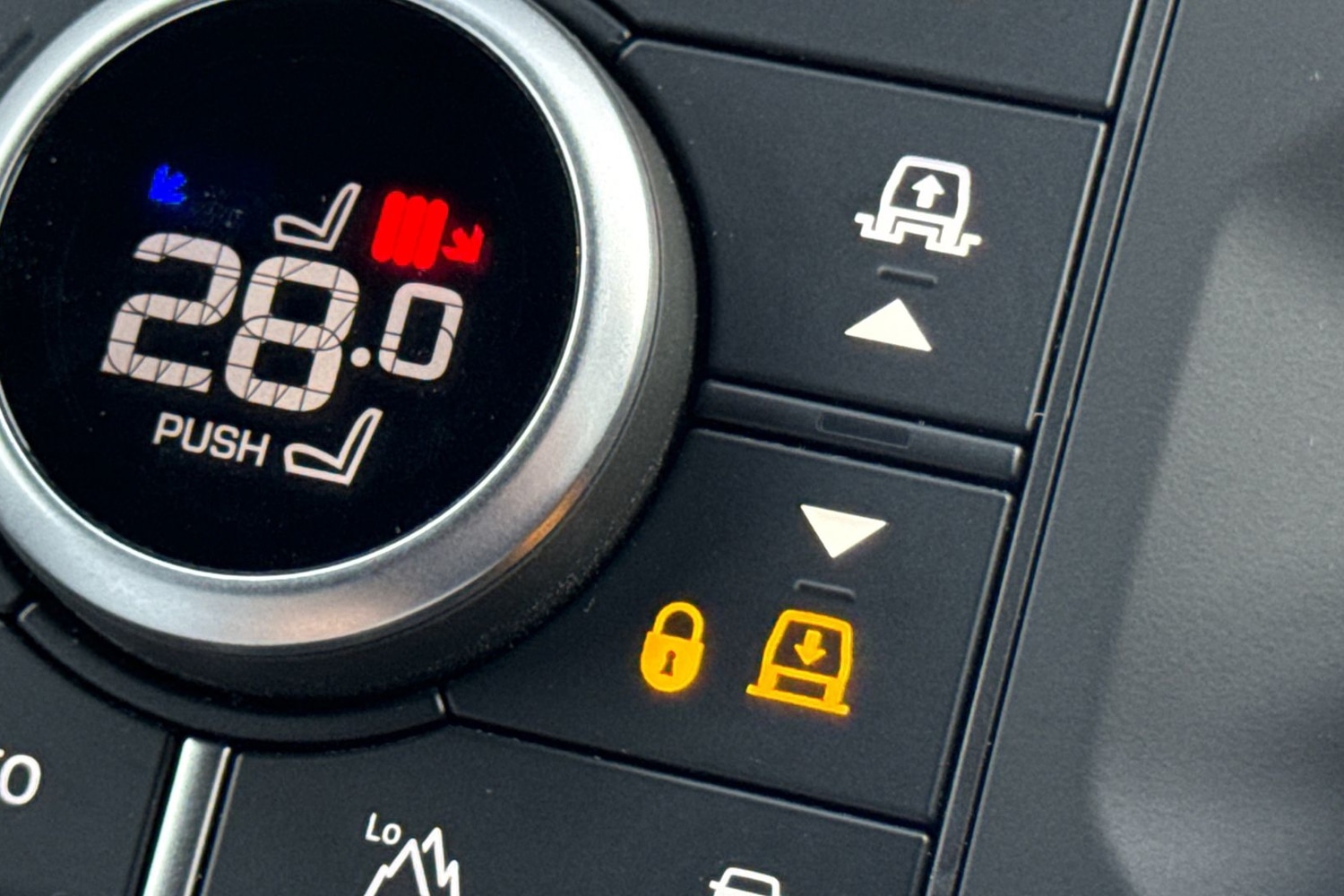 Used Land Rover Defender 110 2024 for sale - 77451094: Photo 44