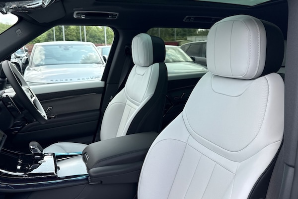Used Land Rover Range Rover Sport 2025 for sale - 74130526: Photo 11