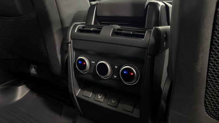 Used Land Rover Defender 2024 for sale - 77451093: Photo 17