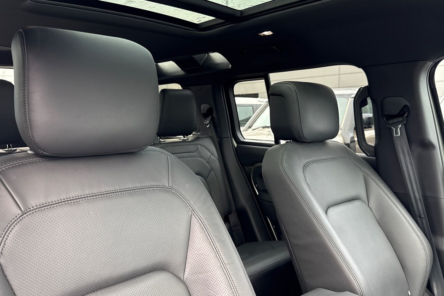 Used Land Rover Defender 110 2024 for sale - 77451093: Photo 22