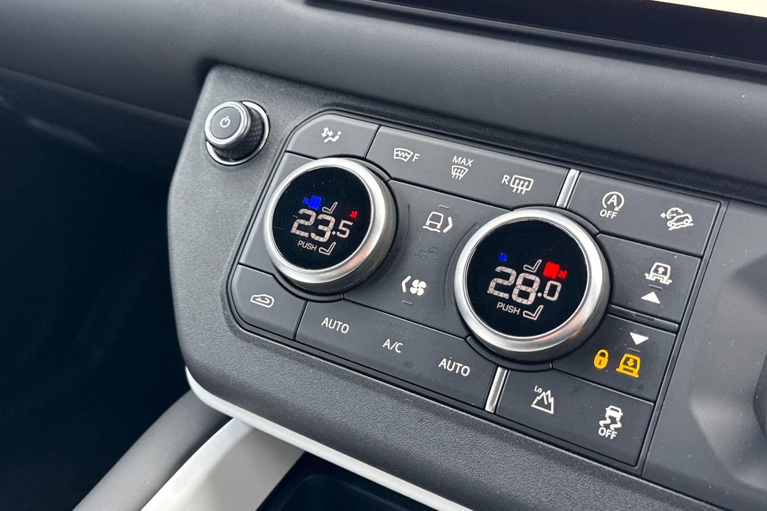 Used Land Rover Defender 110 2024 for sale - 77451093: Photo 23