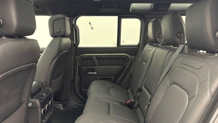 Used Land Rover Defender 2024 for sale - 77451093: Photo 4