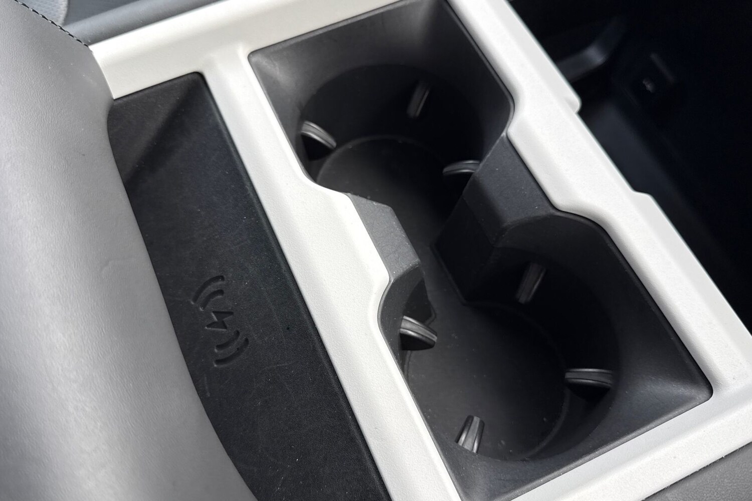 Used Land Rover Defender 110 2024 for sale - 77451093: Photo 44