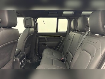 Used Land Rover Defender 2024 for sale - 77451093: Photo