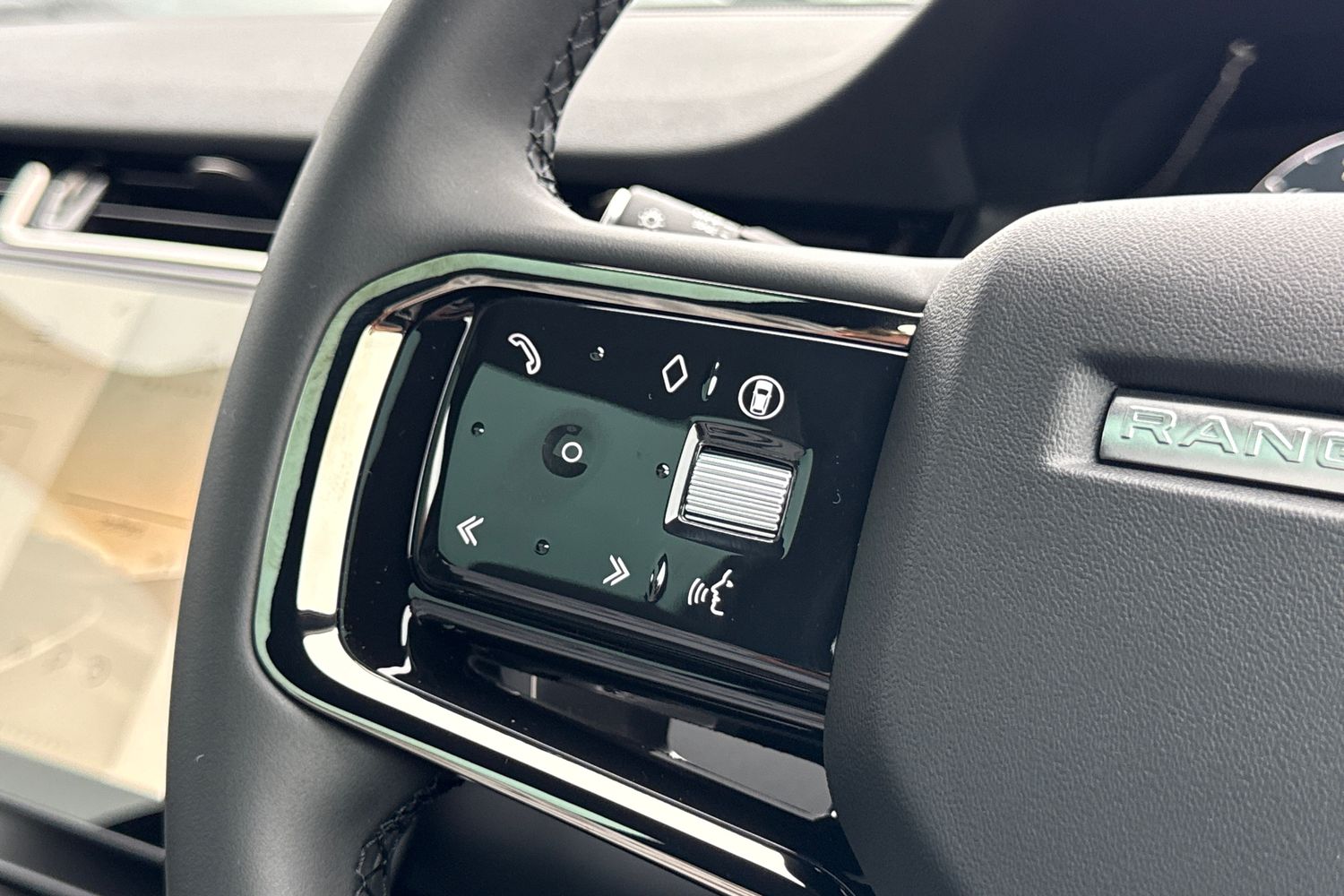 Used Land Rover Range Rover Evoque 2025 for sale - 76274708: Photo 17