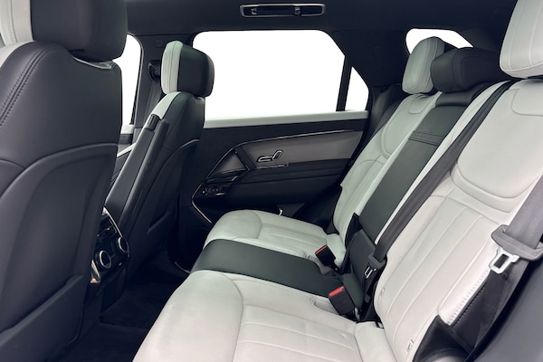 Used Land Rover Range Rover Sport 2024 for sale - 76311045: Photo 4