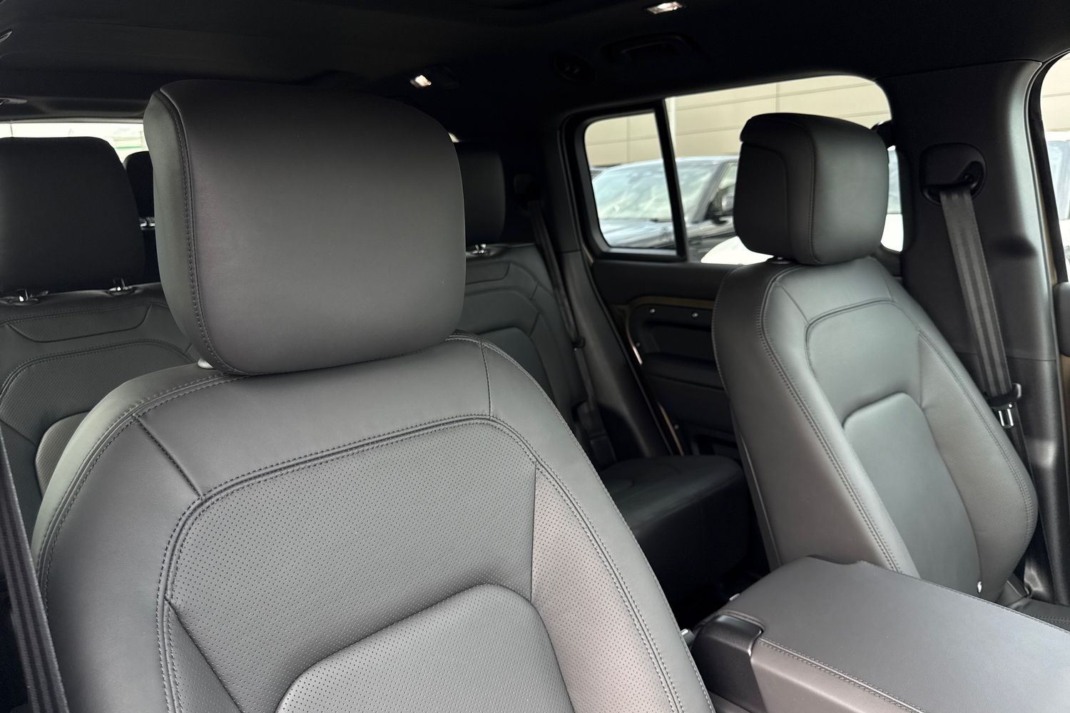 Used Land Rover Defender 130 2026 for sale - 78001872: Photo 10