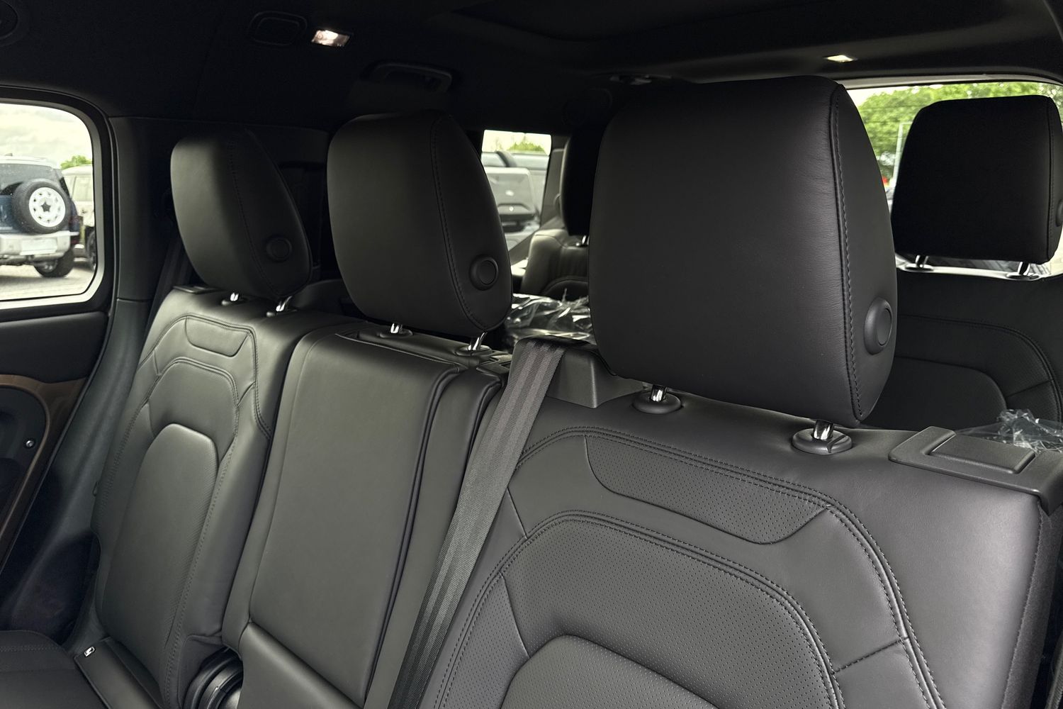 Used Land Rover Defender 130 2026 for sale - 78001872: Photo 13