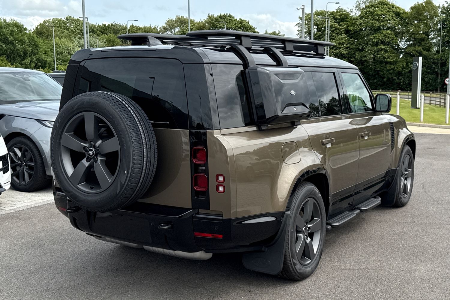 Used Land Rover Defender 130 2026 for sale - 78001872: Photo 22