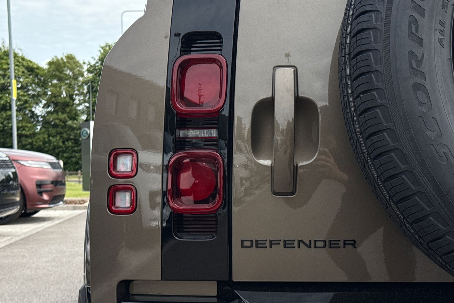 Used Land Rover Defender 130 2026 for sale - 78001872: Photo 33