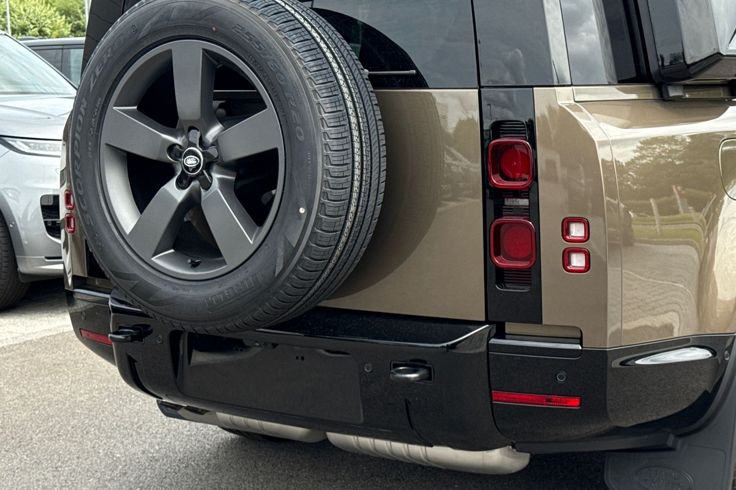 Used Land Rover Defender 130 2026 for sale - 78001872: Photo 35