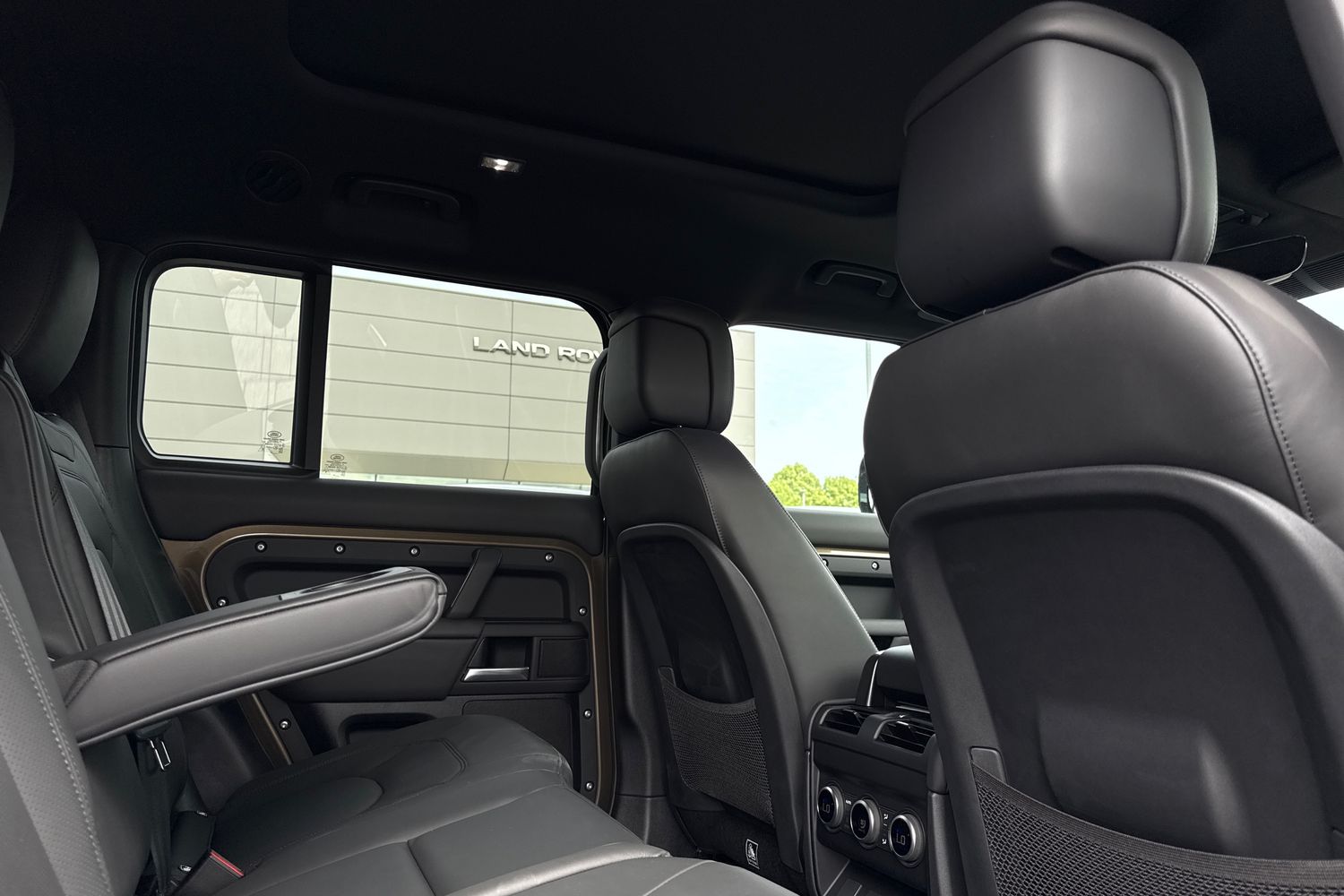 Used Land Rover Defender 130 2026 for sale - 78001872: Photo 44