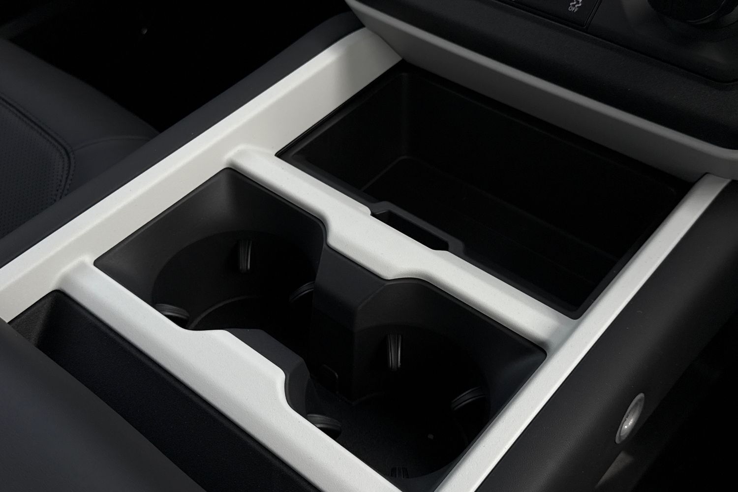 Used Land Rover Defender 130 2026 for sale - 78001872: Photo 56