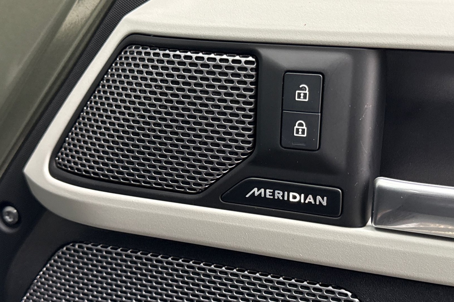 Used Land Rover Defender 110 2024 for sale - 76922985: Photo 24