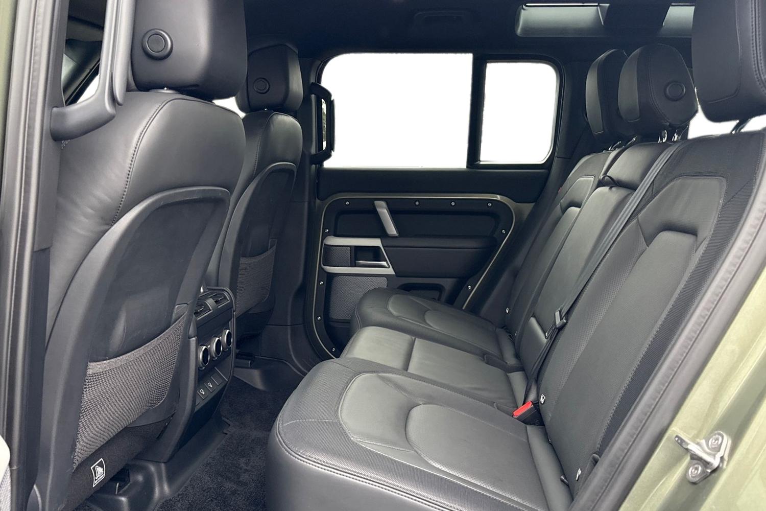 Used Land Rover Defender 110 2024 for sale - 76922985: Photo 4