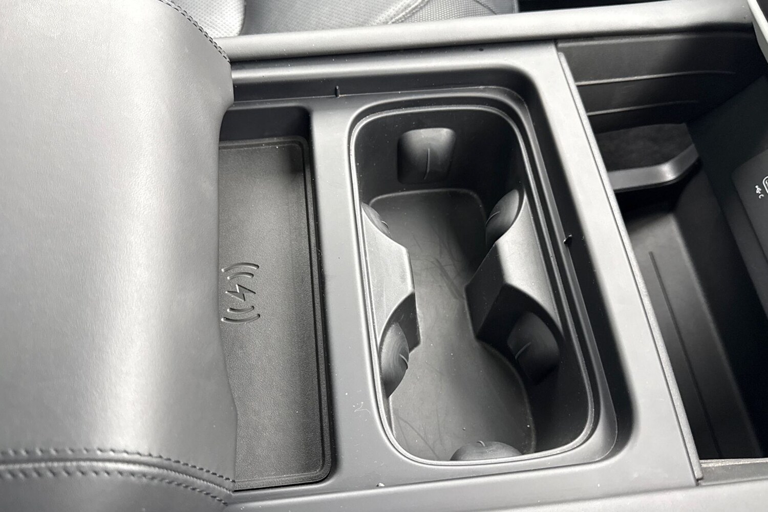 Used Land Rover Defender 110 2024 for sale - 76922985: Photo 46