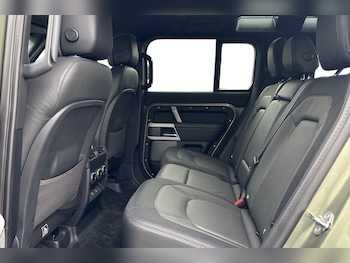 Used Land Rover Defender 110 2024 for sale - 76922985: Photo