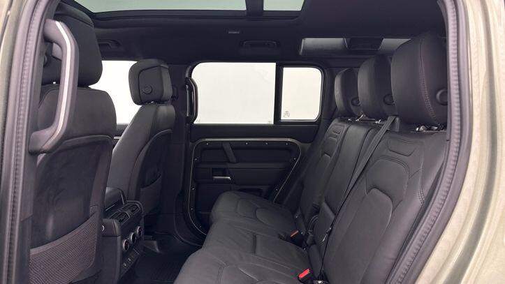 Used Land Rover Defender 110 2025 for sale - 77287191: Photo 4