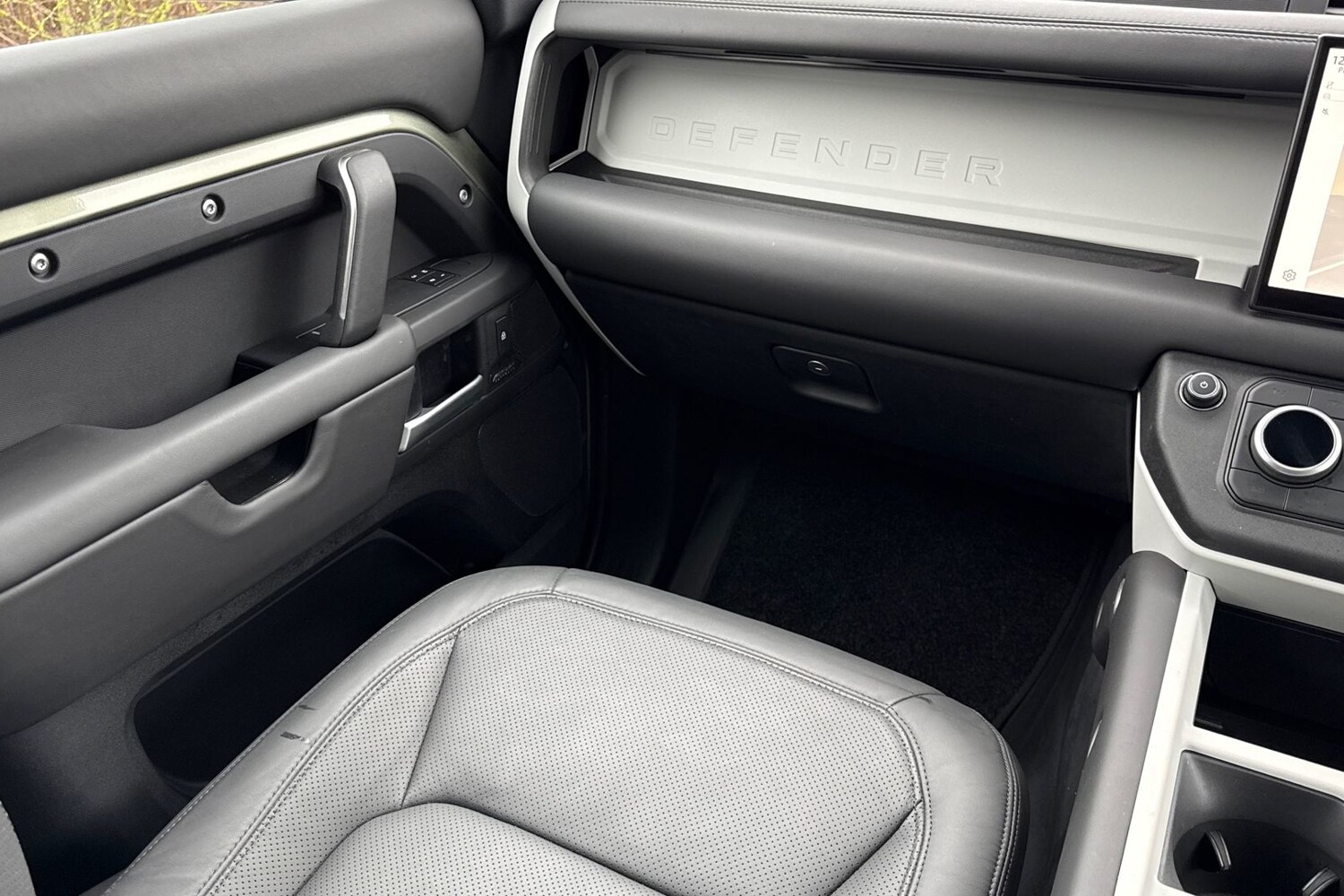 Used Land Rover Defender 110 2025 for sale - 77287191: Photo 44